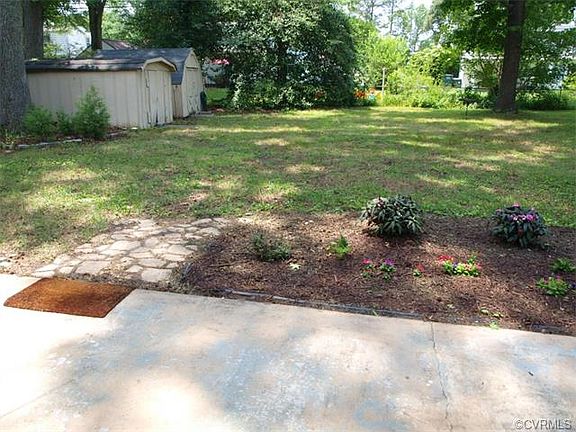 3rd image of 9522 Gardenia Dr