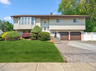 1632 Fairfax Avenue, West Islip, NY 11795