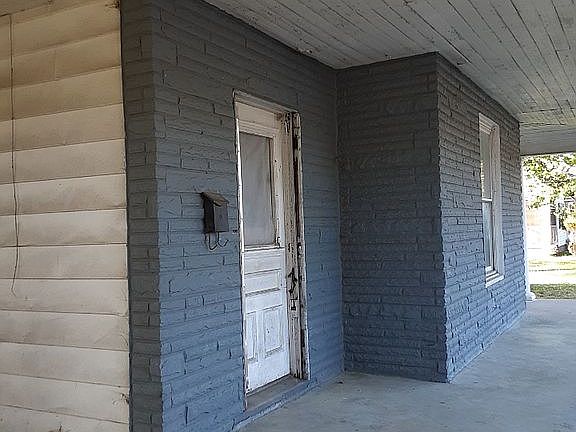4th image of 312 Lee St
