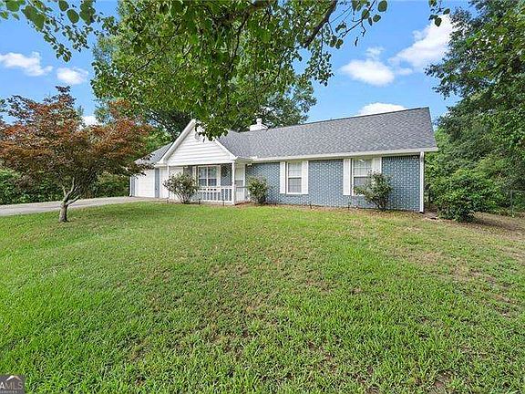 3rd image of 24 Green Acre Ln