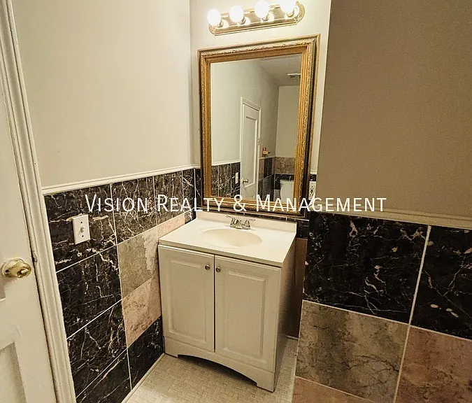 302 Mandeville Ave — Photo 4