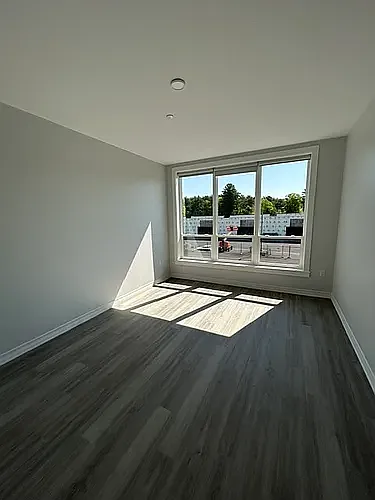 Residences at Sharon Gallery — Photo 129