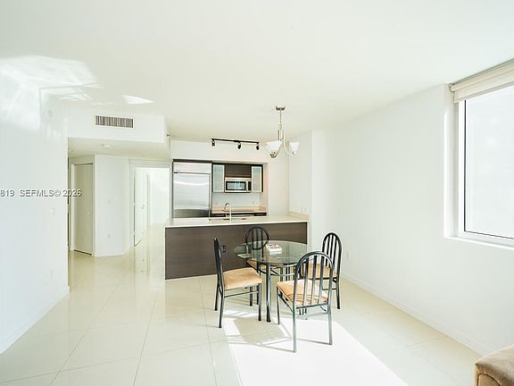 3rd image of 55 SE 6th St APT 2210