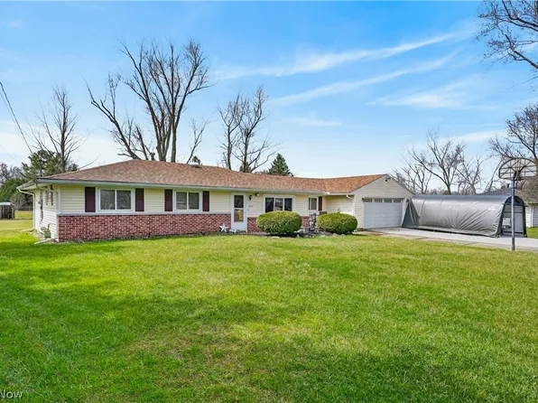 9239 Lakeside Dr, Streetsboro, OH 44241