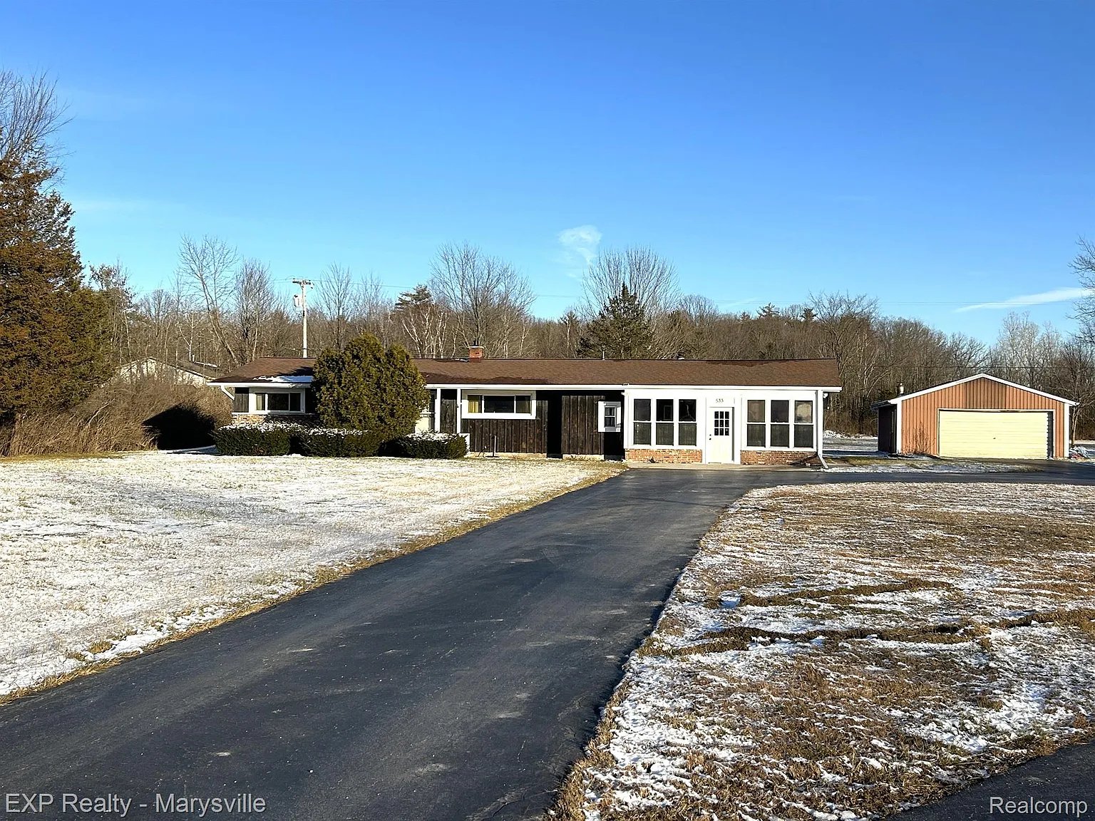 533 Wadhams Rd photo 1