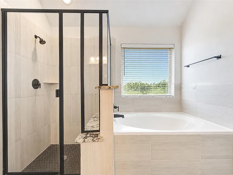 101 Sunray Creek Dr — Photo 14