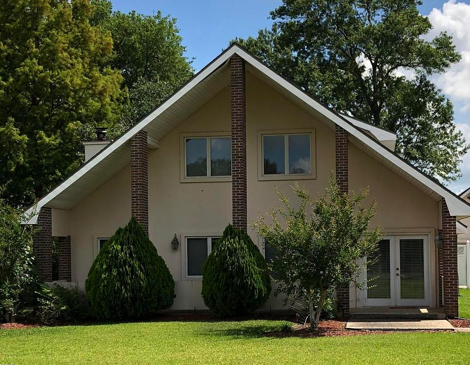 1st image of 504 River Woods Dr