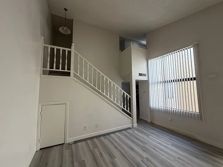 1215 Mews Ln — Photo 5