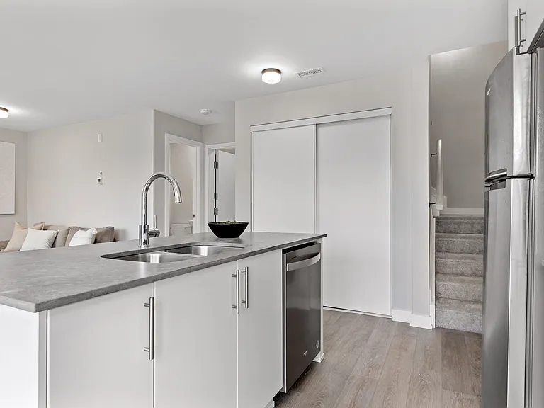 631 B Longfields Dr — Photo 15