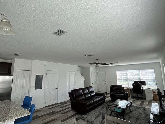 4th image of 3118 Camino Real Dr N