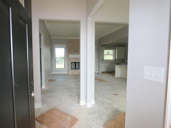 2nd image of 15151 Coop Ln