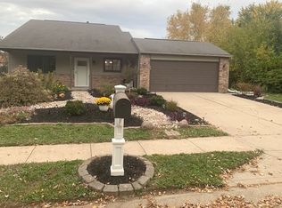 152 Country Wood Dr, Whiteland, IN