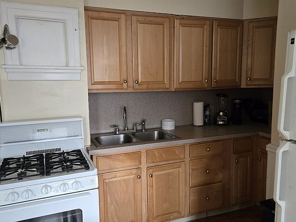 3rd image of 35 Massasoit Ave APT 1