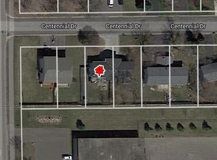 1798 Centennial Dr, Roseville, MN 55113