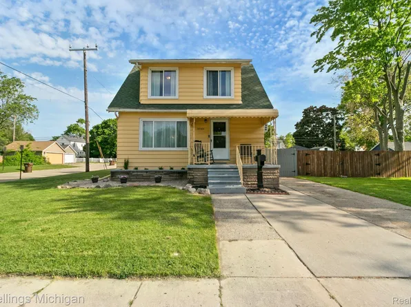 34584 Elm St, Wayne, MI 48184