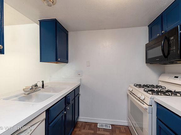 5th image of 1850 Huntington Blvd APT B