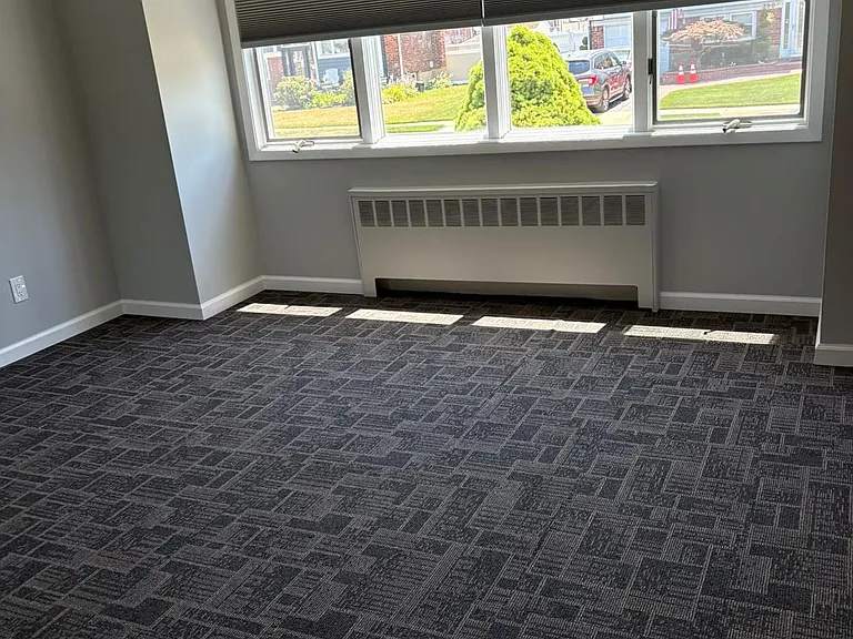 393 N Virginia Ave — Photo 2