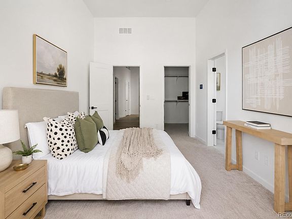 4th image of 3933 Upham Street