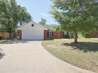 1002 Oakchase Ct, Azle, TX 76020