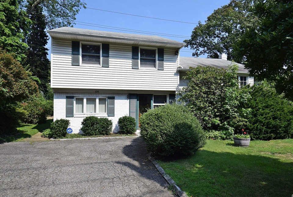 1st image of 1126 Glen Cove Ave