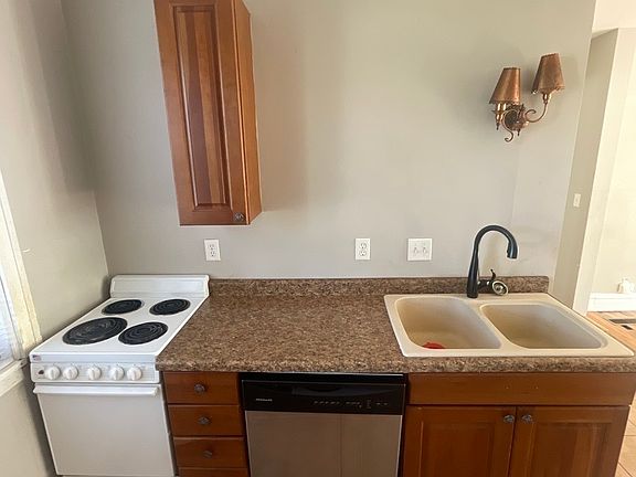3rd image of 1103 Morgan Ave N #1