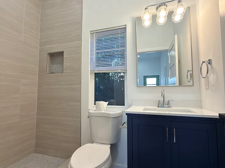 2029 E Washington Ave #B — Photo 7