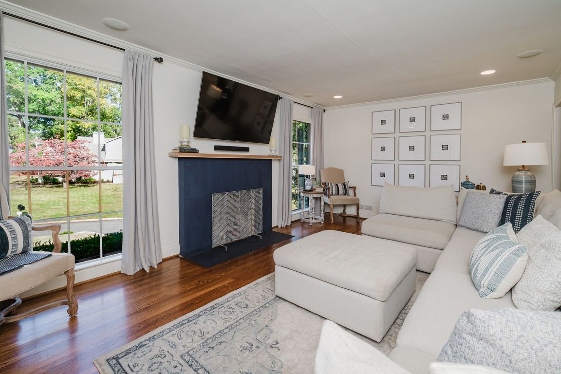 next background image