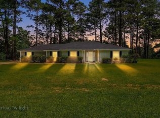 329 Broadmoor Dr, Brookeland, TX 75931