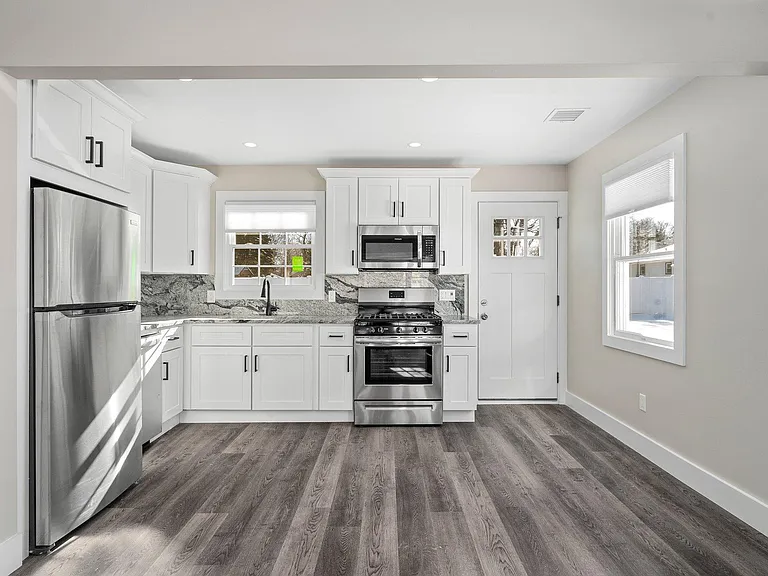 25 Lorraine Ct #1 — Photo 4