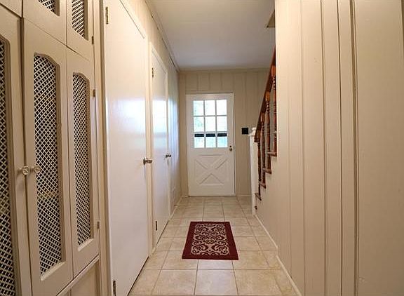 2nd image of 1256 Oakshire Ln