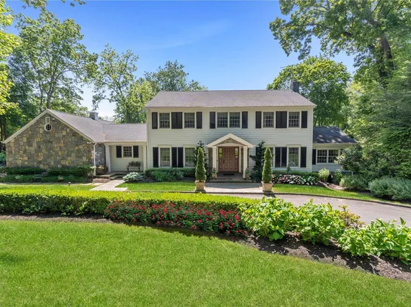 10 Morris Lane, Oyster Bay Cove, NY 11771