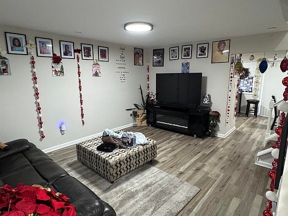5th image of 2818 Hawthorn Ct #2818