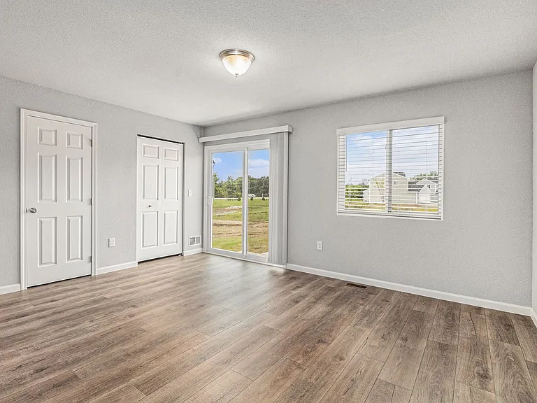 2216 Macatawa Ln — Photo 8