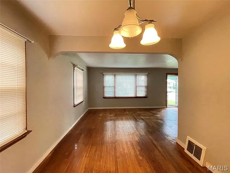 10745 Saint Xavier Ln — Photo 26
