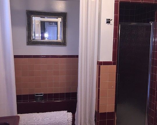 5th image of 3965 S Norton Ave
