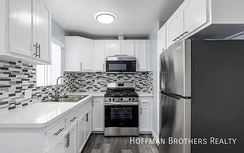 1032 S Normandie Ave #201 Photo 1