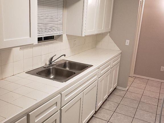 5th image of 601 S Ohare Dr APT 3