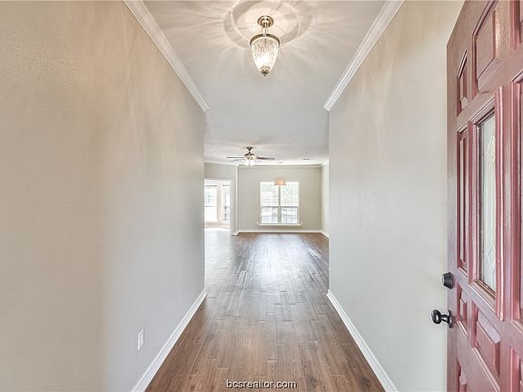 5th image of 1214 Baywood Ct
