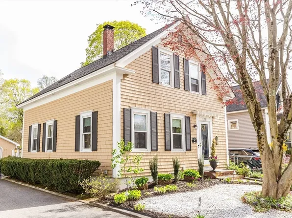 178 Oak St, Taunton, MA 02780