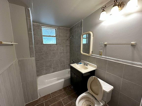 2nd image of 1510 W Wildwood Dr #B
