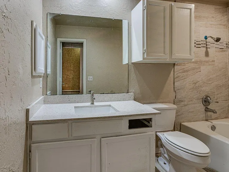 10611 Woodleaf Dr — Photo 10