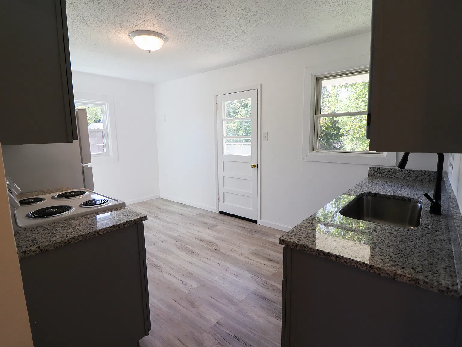 3 bed, $1,600 — Photo 4