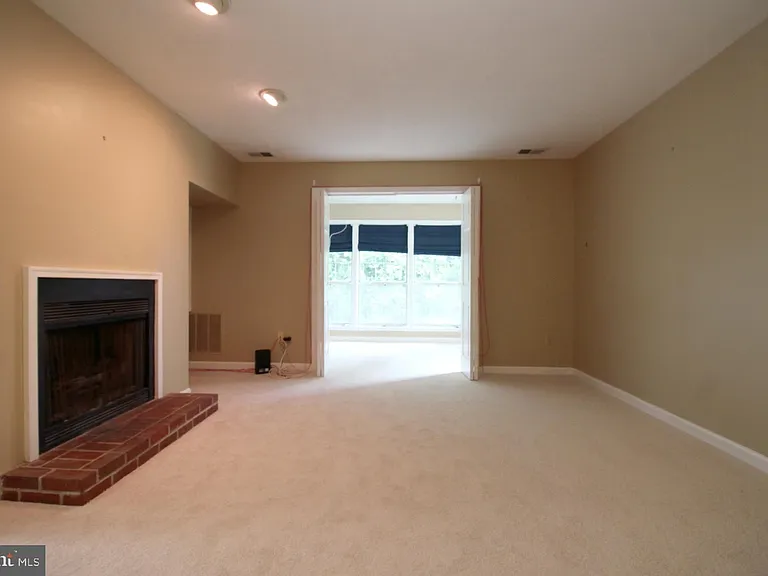 10118 Oakton Terrace Rd #10118 — Photo 13