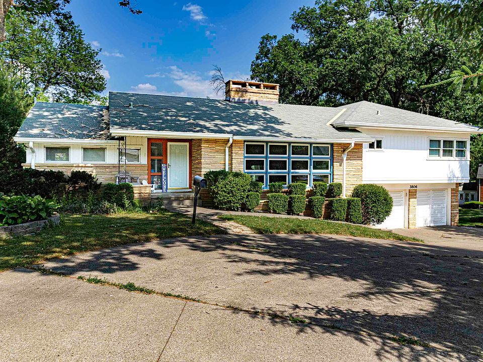 1st image of 3806 N Knoxville Ave