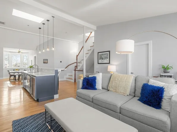 77 Worcester St #4, Boston, MA 02118