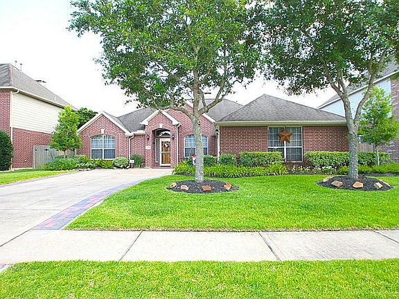 MATURE TREES AND LANDSCAPING