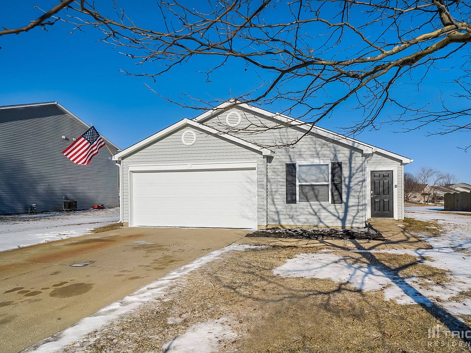 1st image of 774 Runnymede Dr