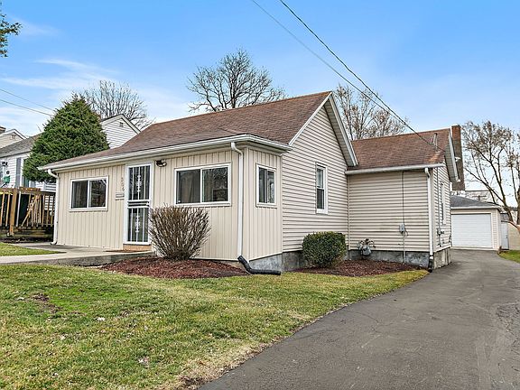 3rd image of 306 Johnson St