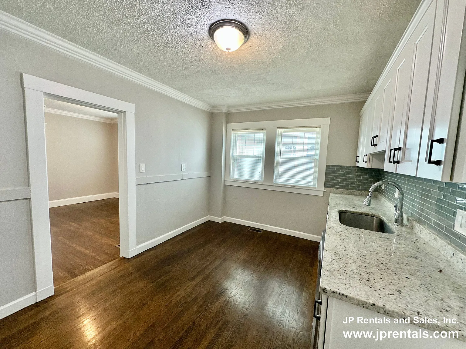 2 bed, 1.0 bath, 800 sqft, $2,500 — Photo 3