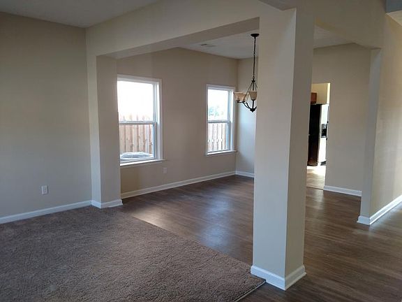 2nd image of 21 Willow Trace Dr